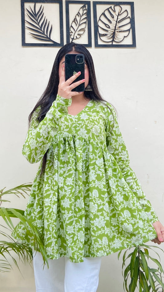 Green Flared Aliacut Floral Print Peplum Top